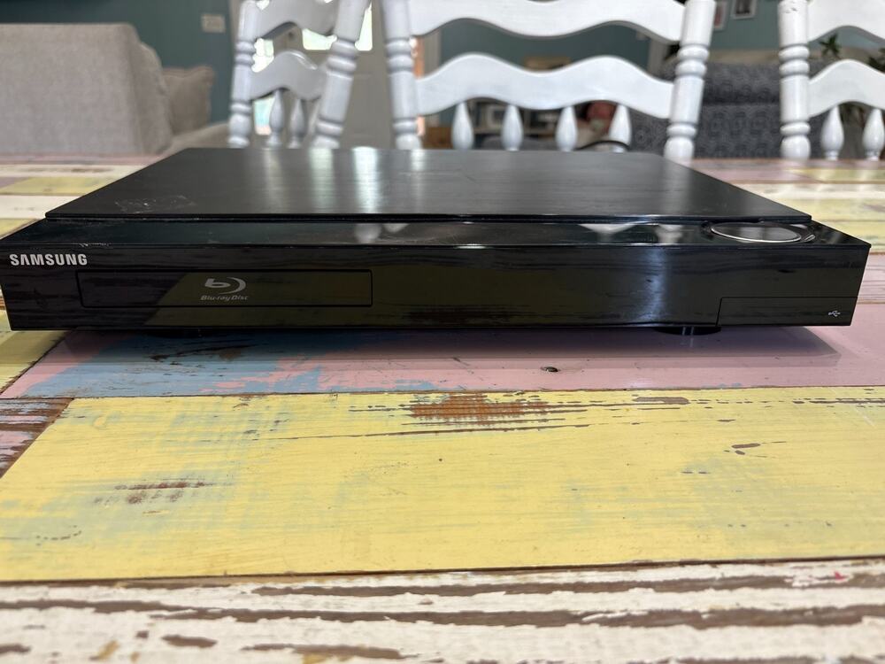 Samsung HT-C5500 5.1 channel Blu-ray home theater system reciever